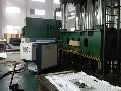 復(fù)合材料模溫機(jī)，玻璃鋼成型模具溫度控制機(jī)，炭纖維成型模溫機(jī)
